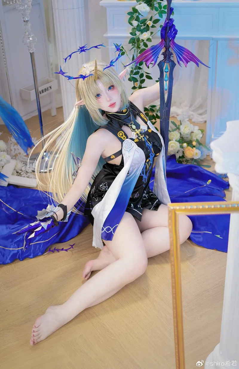 《鸣潮》绝美卡提希娅cosplay展示