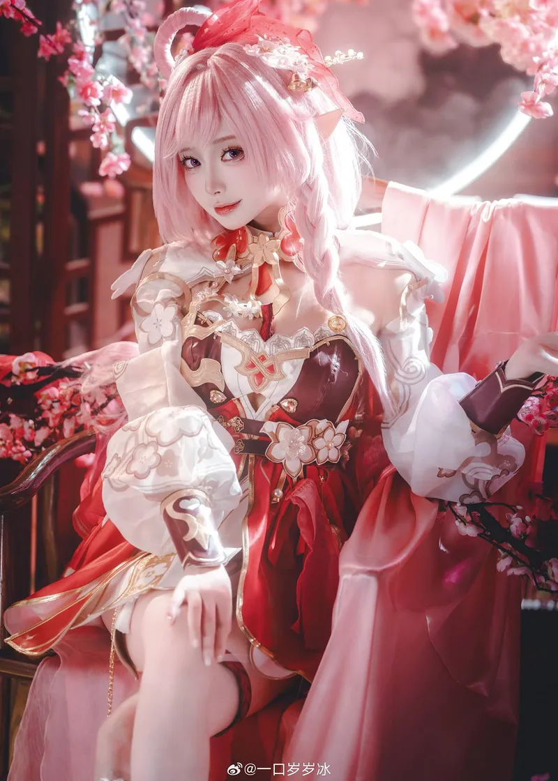 《崩坏3》爱莉希雅cosplay展示