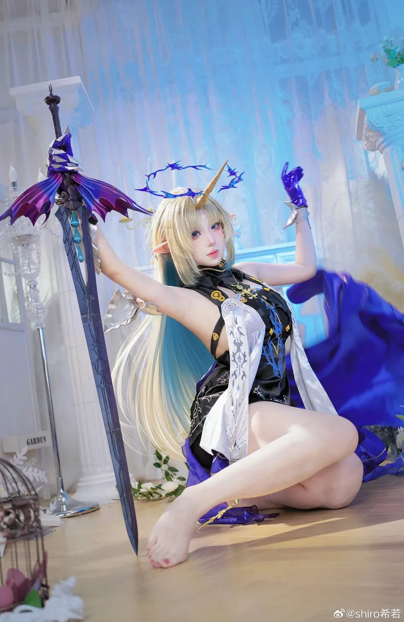 《鸣潮》绝美卡提希娅cosplay展示