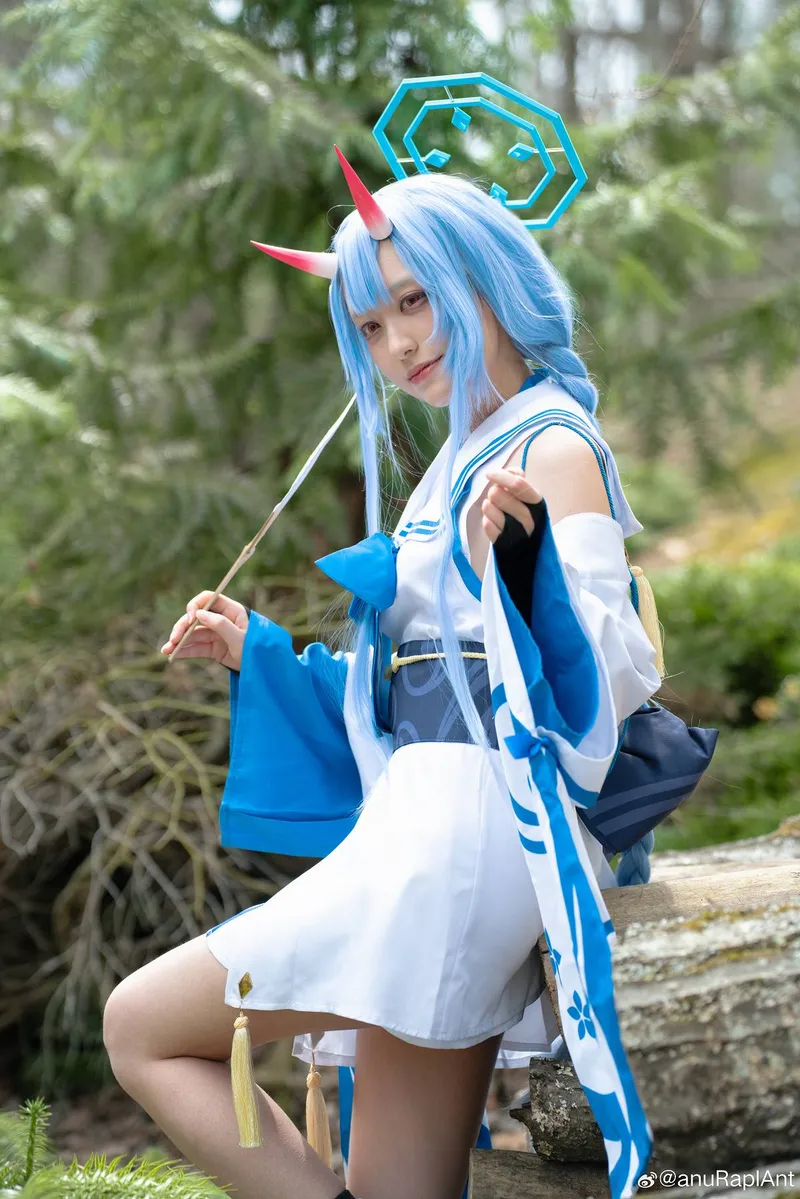 《蔚蓝档案》和乐千世cosplay