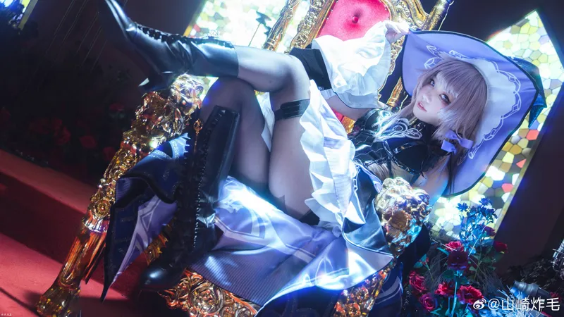 《崩坏星穹铁道》大黑塔cosplay展示