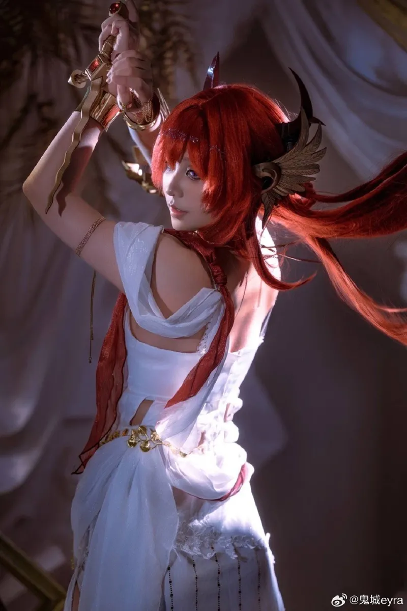 《明日方舟》史尔特尔cosplay展示