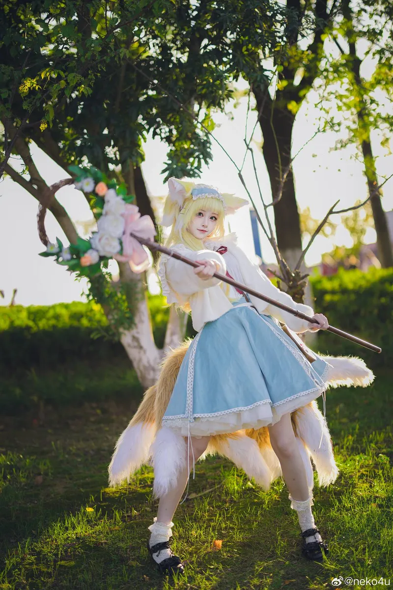 《明日方舟》铃兰cosplay展示