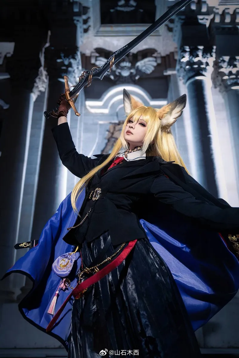 《明日方舟》忍冬cosplay展示