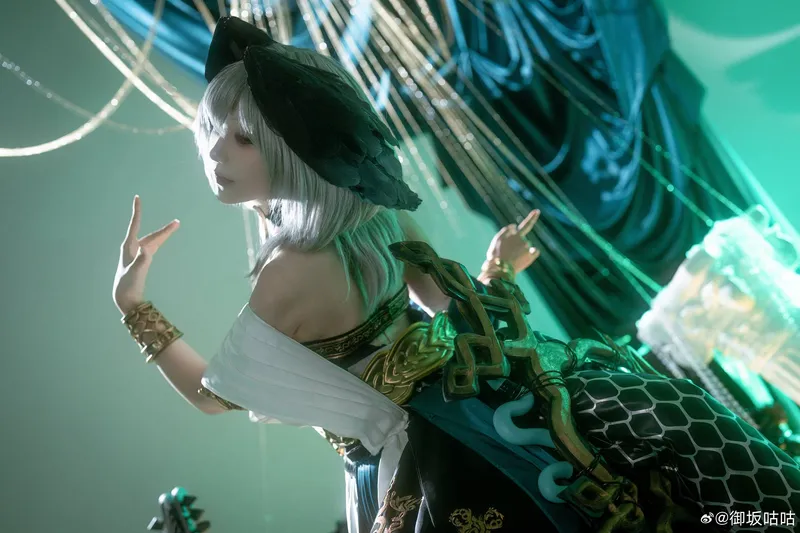 《明日方舟》霍尔海雅cosplay展示