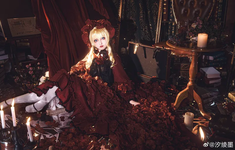 《蔷薇少女》真红cosplay展示