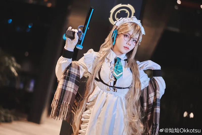 《蔚蓝档案》室笠茜cosplay展示