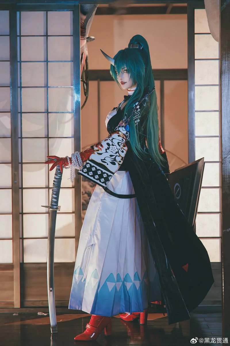 《明日方舟》斩业星熊cosplay展示