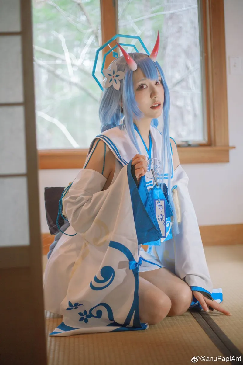 《蔚蓝档案》和乐千世cosplay
