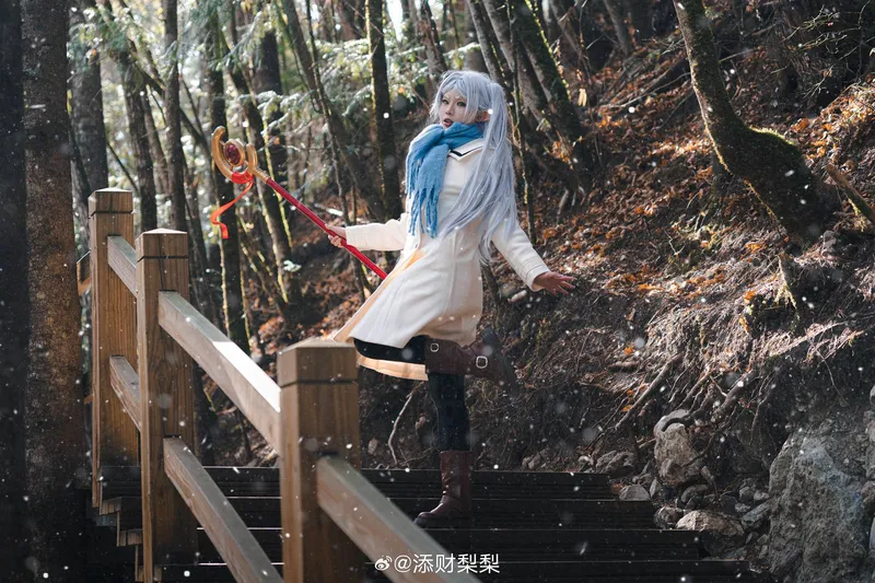 《葬送的芙莉莲》芙莉莲cosplay展示