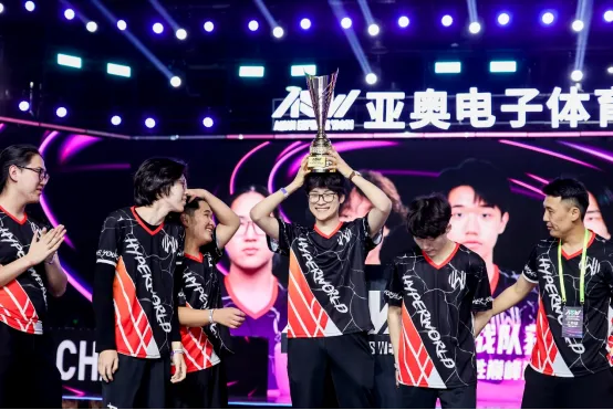 《决胜巅峰》AEW杭州首秀-蒙古Hyperworld夺冠闪耀赛场