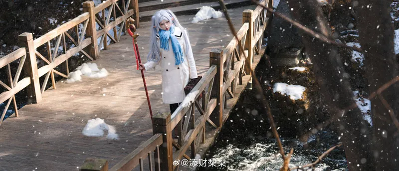 《葬送的芙莉莲》芙莉莲cosplay展示