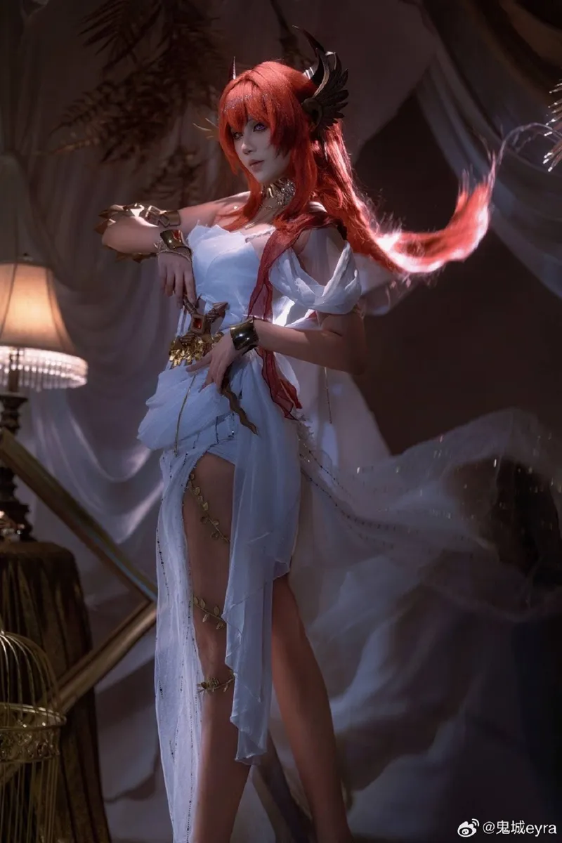 《明日方舟》史尔特尔cosplay展示