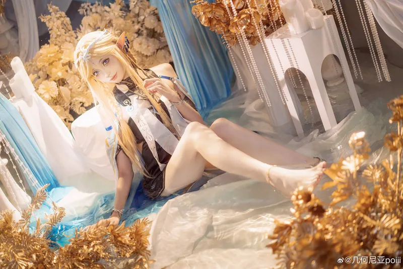 《鸣潮》卡提希娅cosplay展示