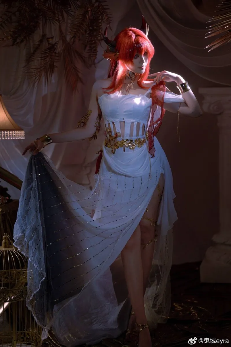 《明日方舟》史尔特尔cosplay展示