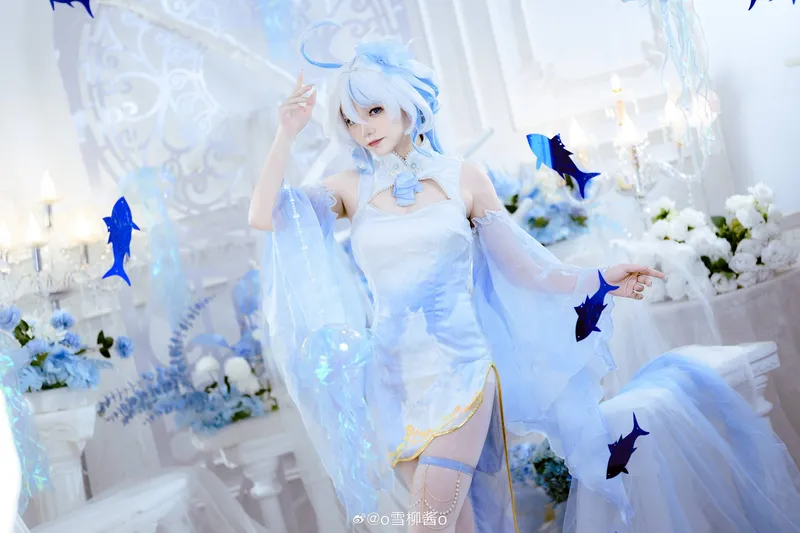 《原神》芙宁娜cosplay展示