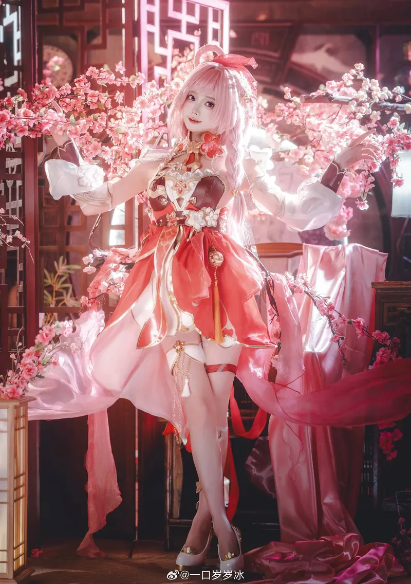 《崩坏3》爱莉希雅cosplay展示