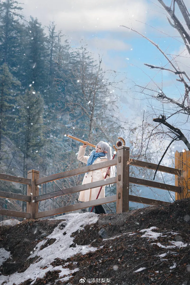 《葬送的芙莉莲》芙莉莲cosplay展示