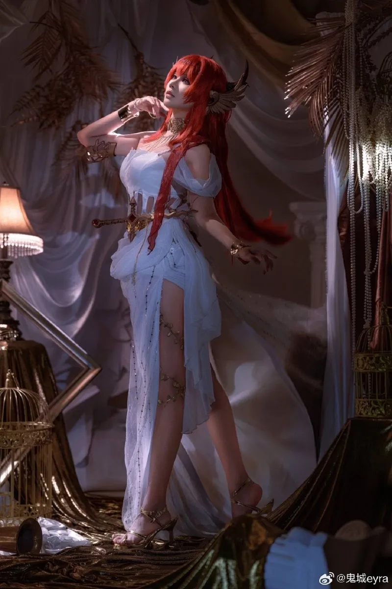 《明日方舟》史尔特尔cosplay展示