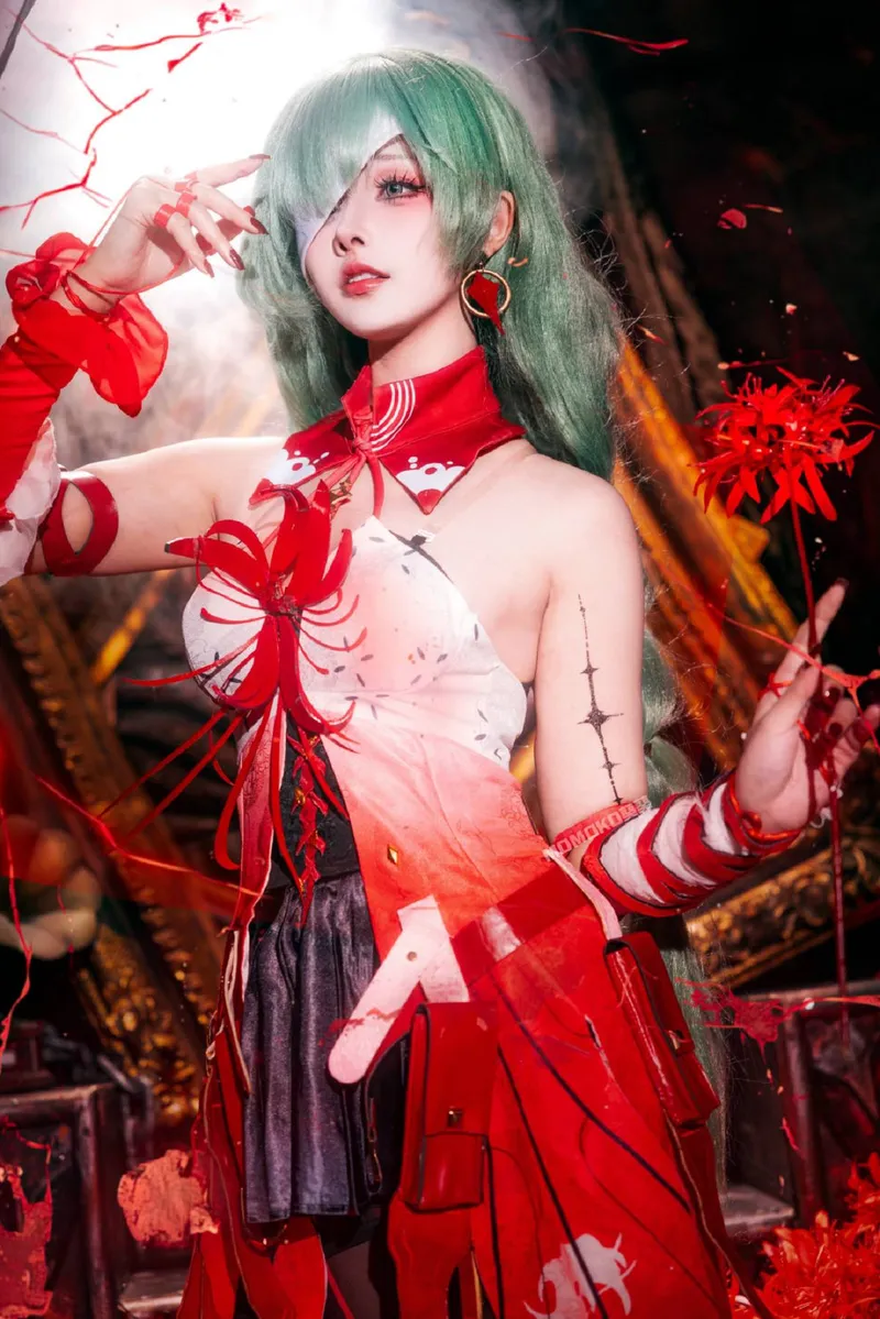 《鸣潮》弗洛洛cosplay展示