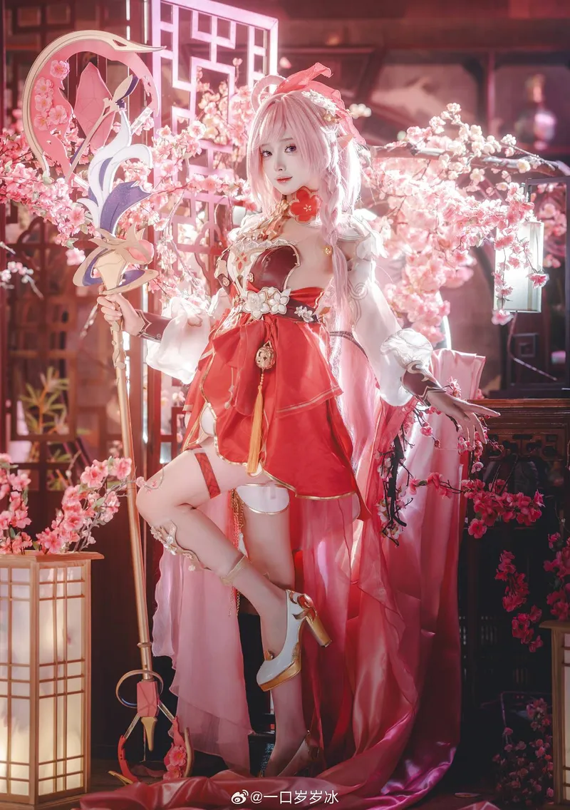 《崩坏3》爱莉希雅cosplay展示