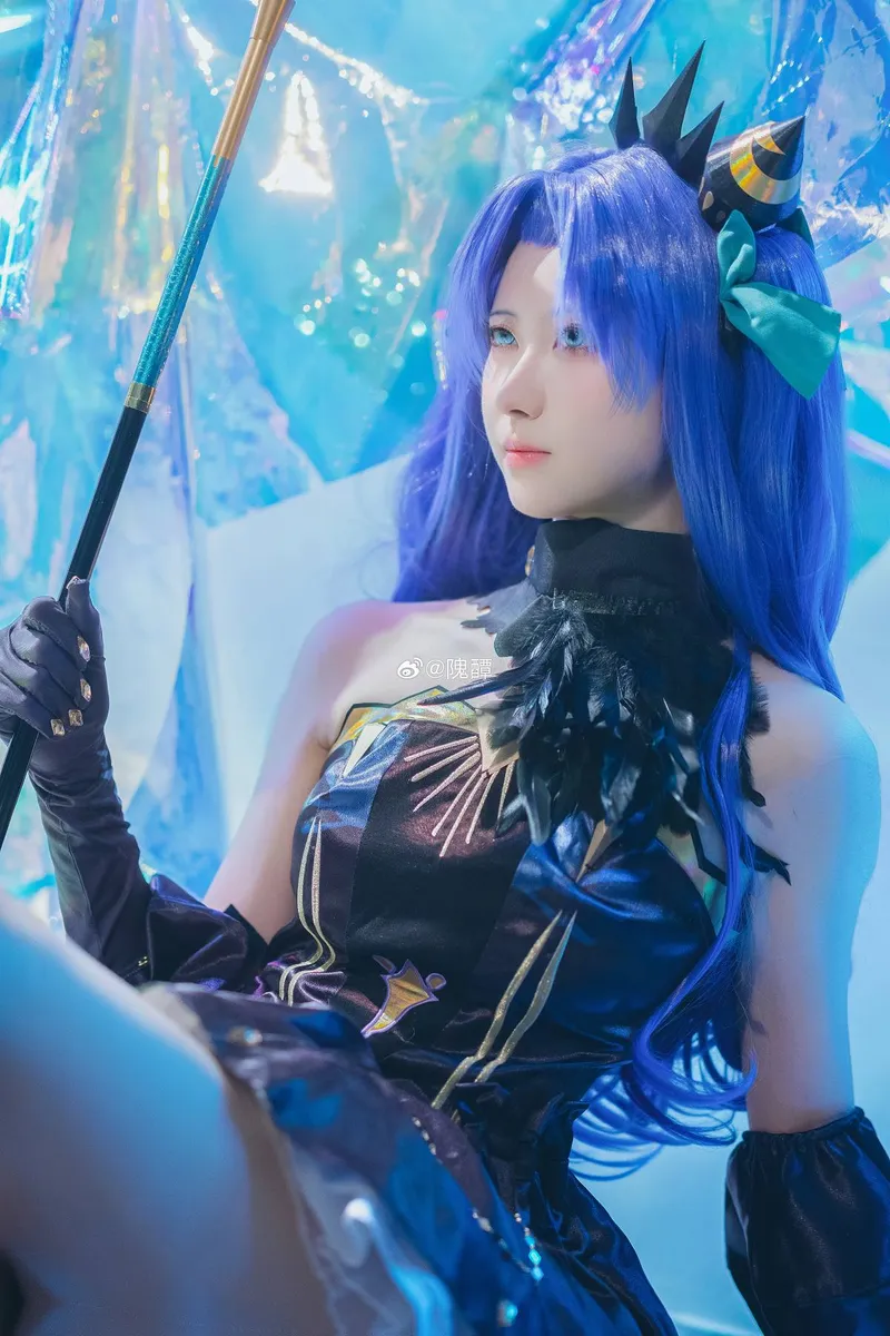 《FGO》艾蕾Cosplay展示-终极宇宙的兽冠宣誓