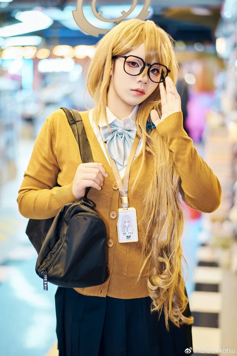 《蔚蓝档案》室笠茜cosplay展示