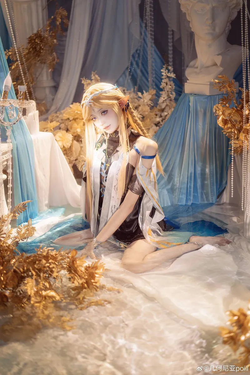 《鸣潮》卡提希娅cosplay展示