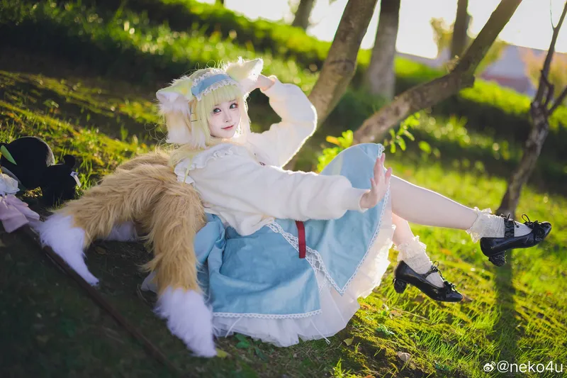《明日方舟》铃兰cosplay展示