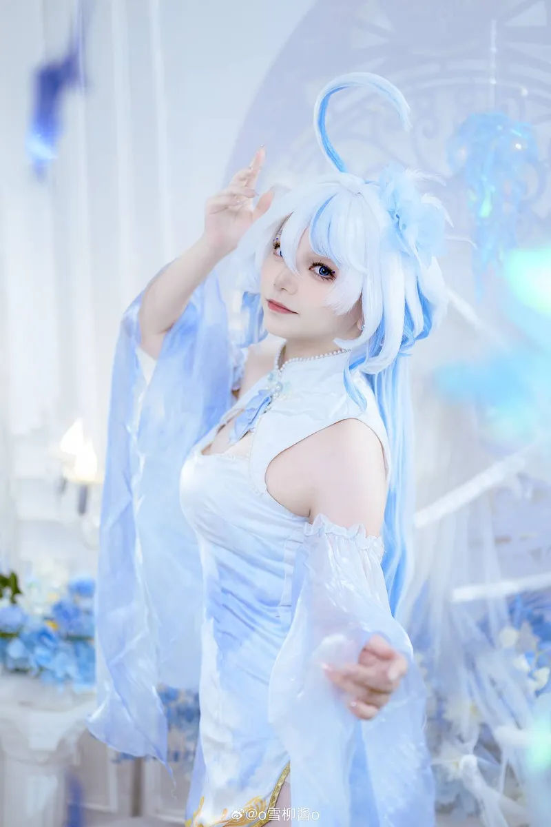 《原神》芙宁娜cosplay展示