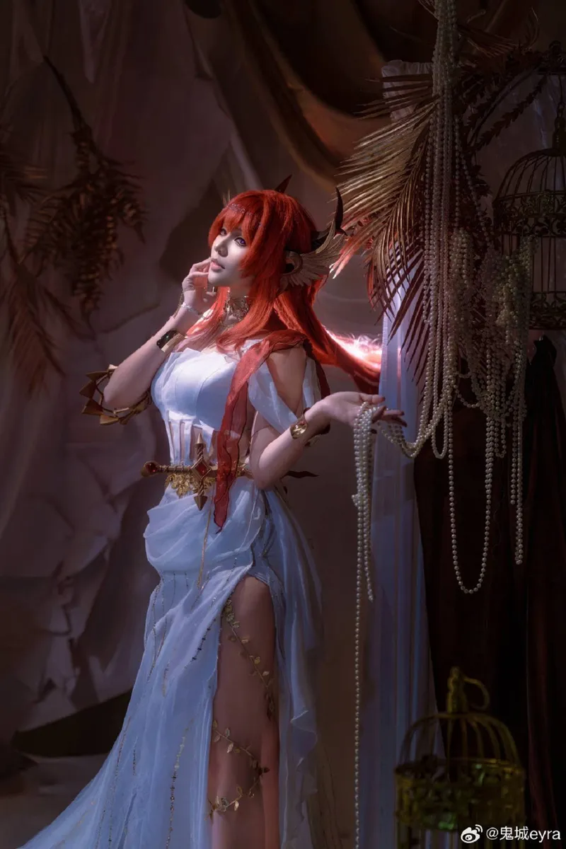 《明日方舟》史尔特尔cosplay展示