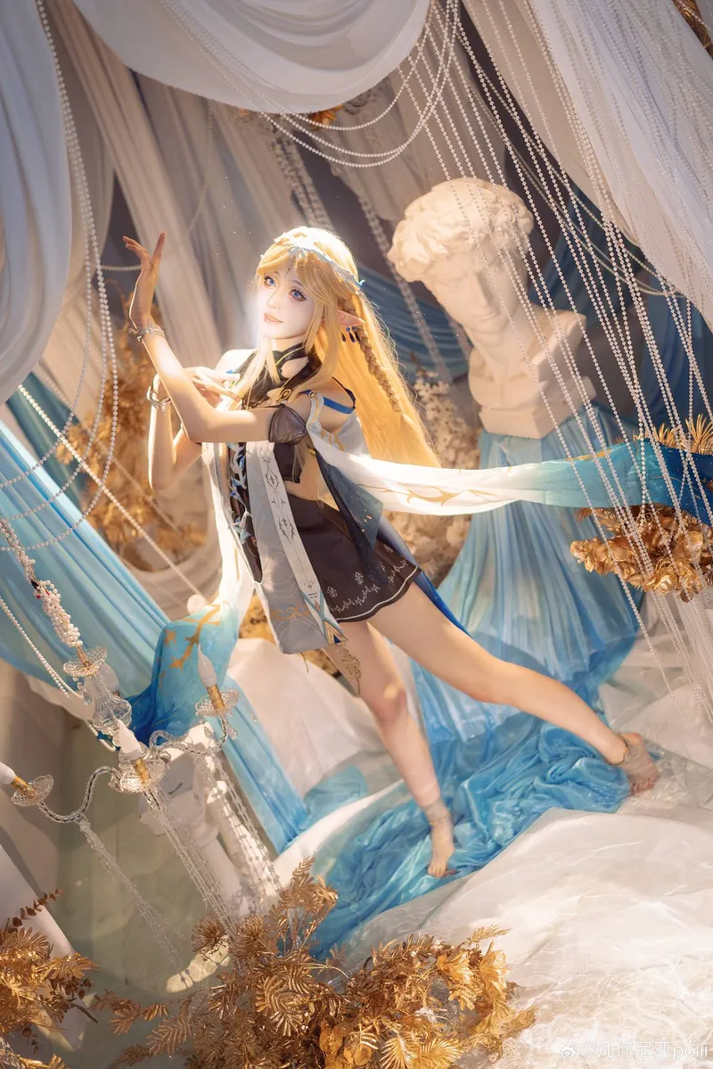 《鸣潮》卡提希娅cosplay展示