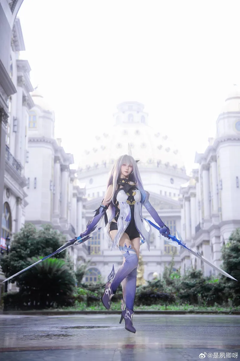 《原神》丝柯克Cosplay展示