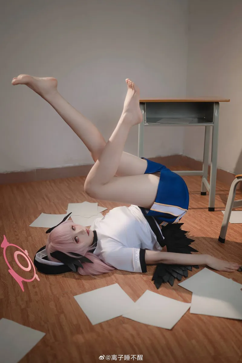 《蔚蓝档案》下江小春COS展示