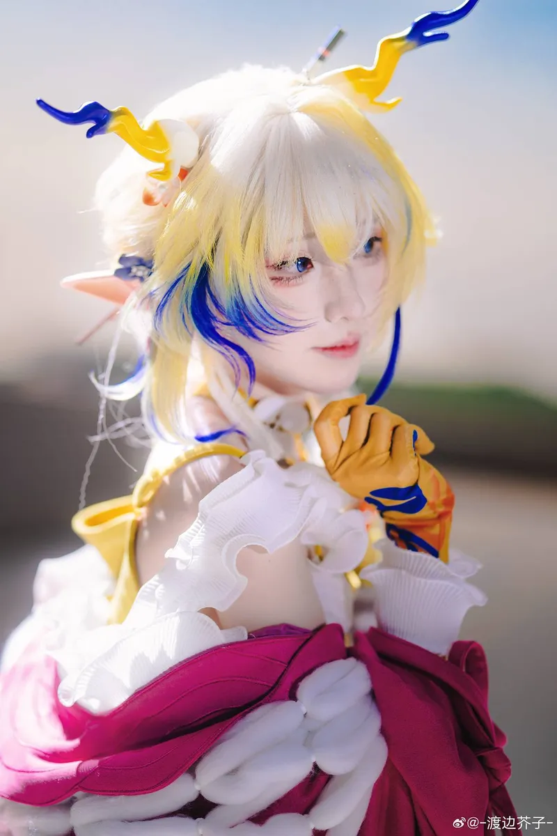 《明日方舟》黍cosplay展示