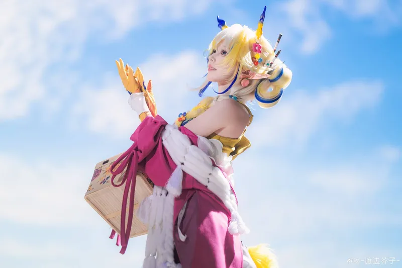 《明日方舟》黍cosplay展示