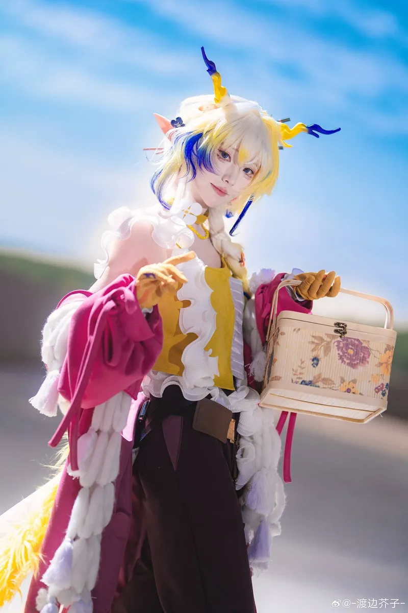 《明日方舟》黍cosplay展示