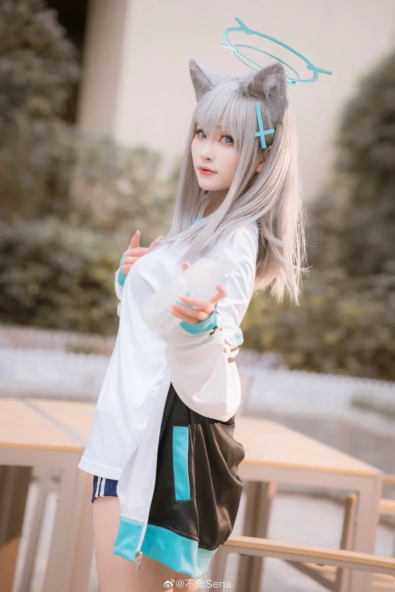 《蔚蓝档案》砂狼白子COS展示