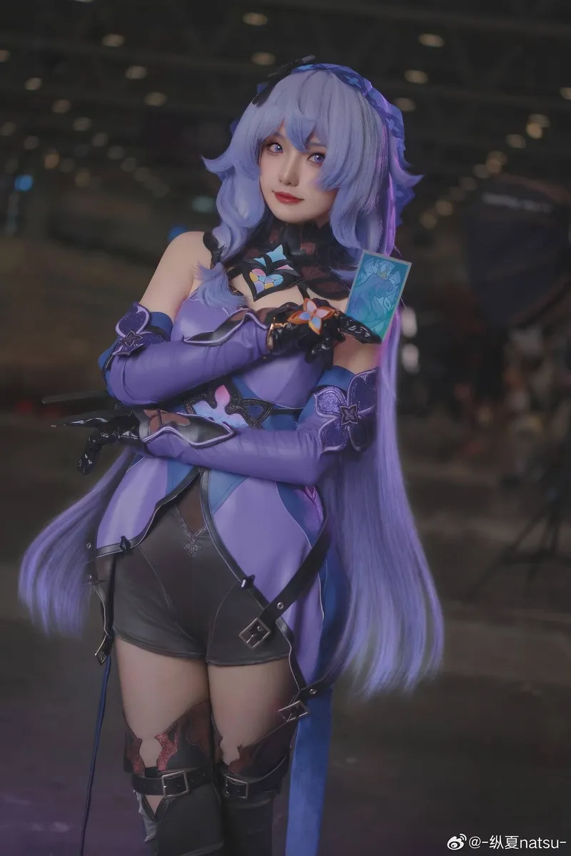 《崩坏星穹铁道》黑天鹅COS展示