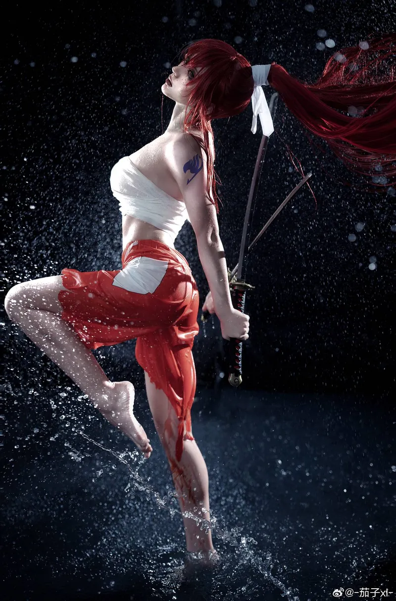 《妖精的尾巴》艾露莎Cosplay展示