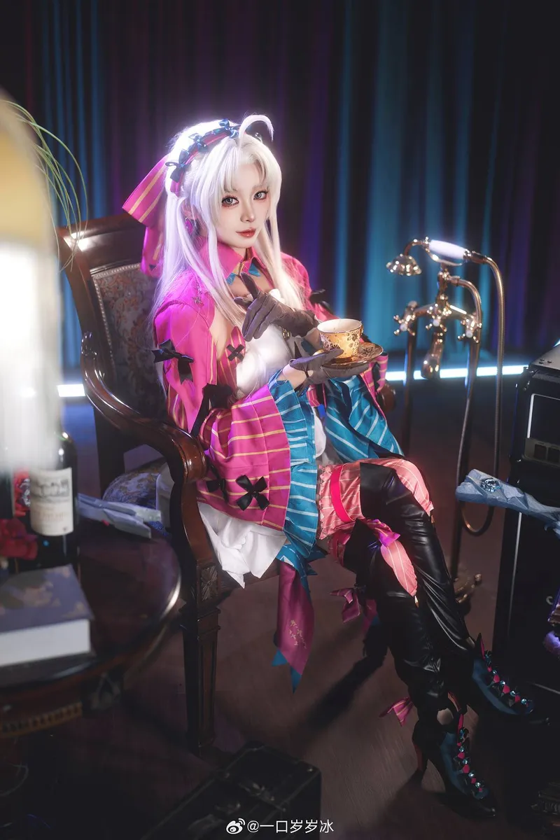 《鸣潮》珂莱塔Cosplay展示