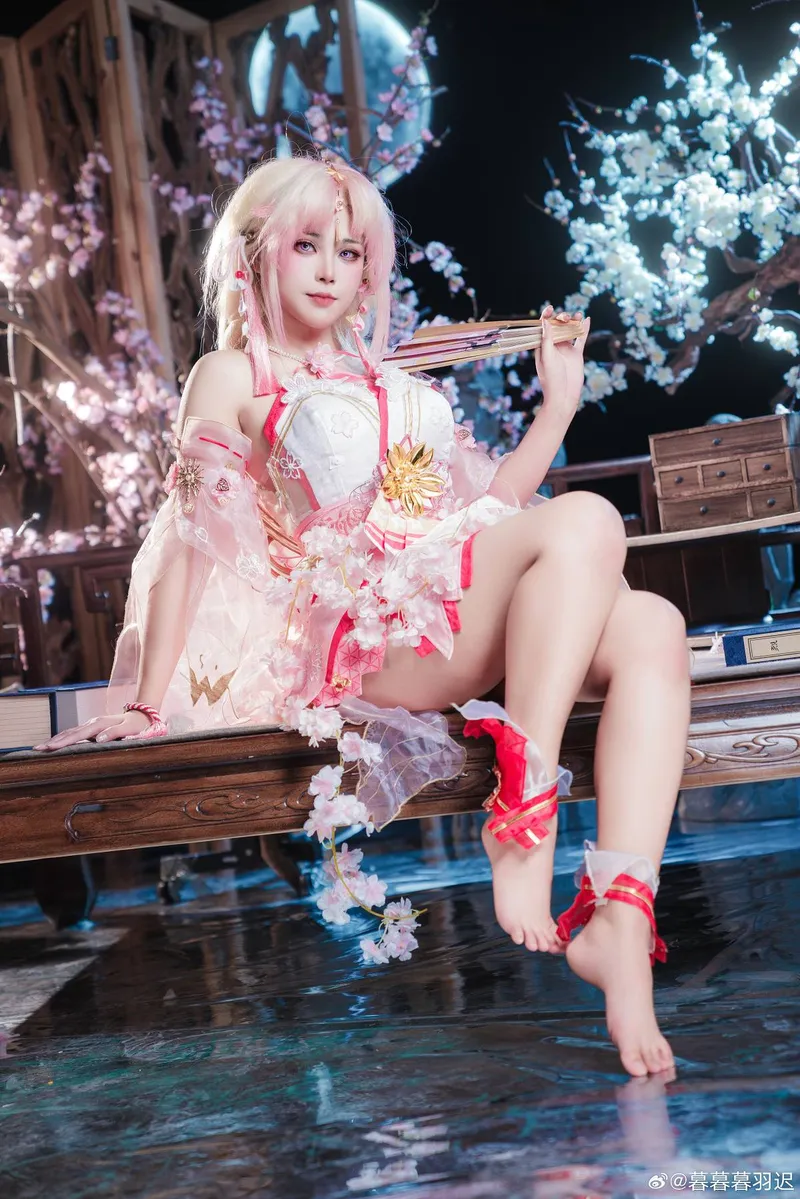 《永劫无间》胡桃Cosplay展示-天才阴阳师风采