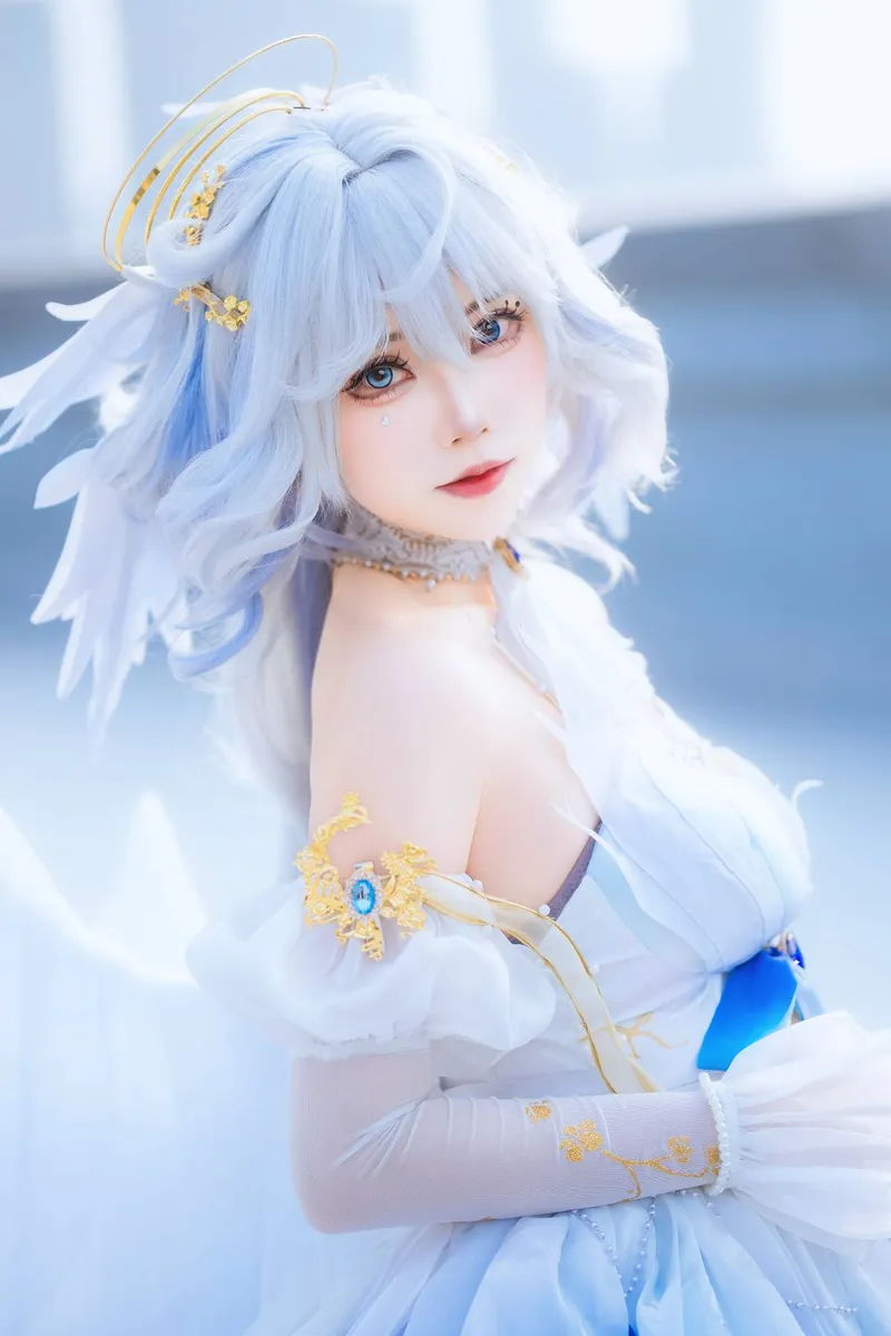 《原神》芙卡洛斯Cosplay展示