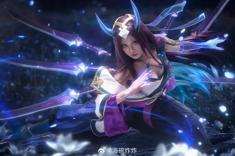 《英雄联盟》艾瑞莉娅cosplay展示