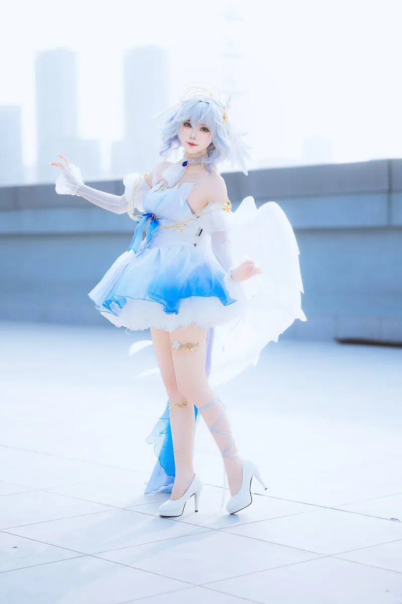 《原神》芙卡洛斯Cosplay展示