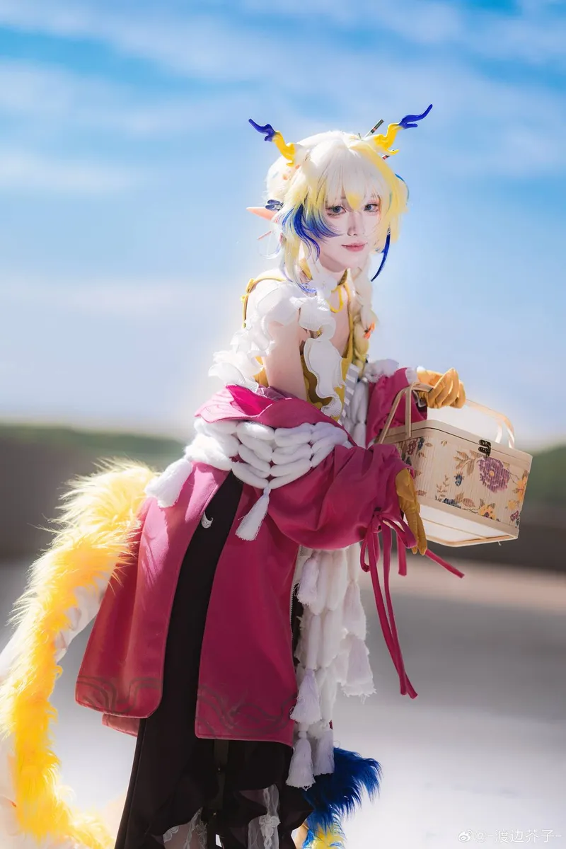 《明日方舟》黍cosplay展示