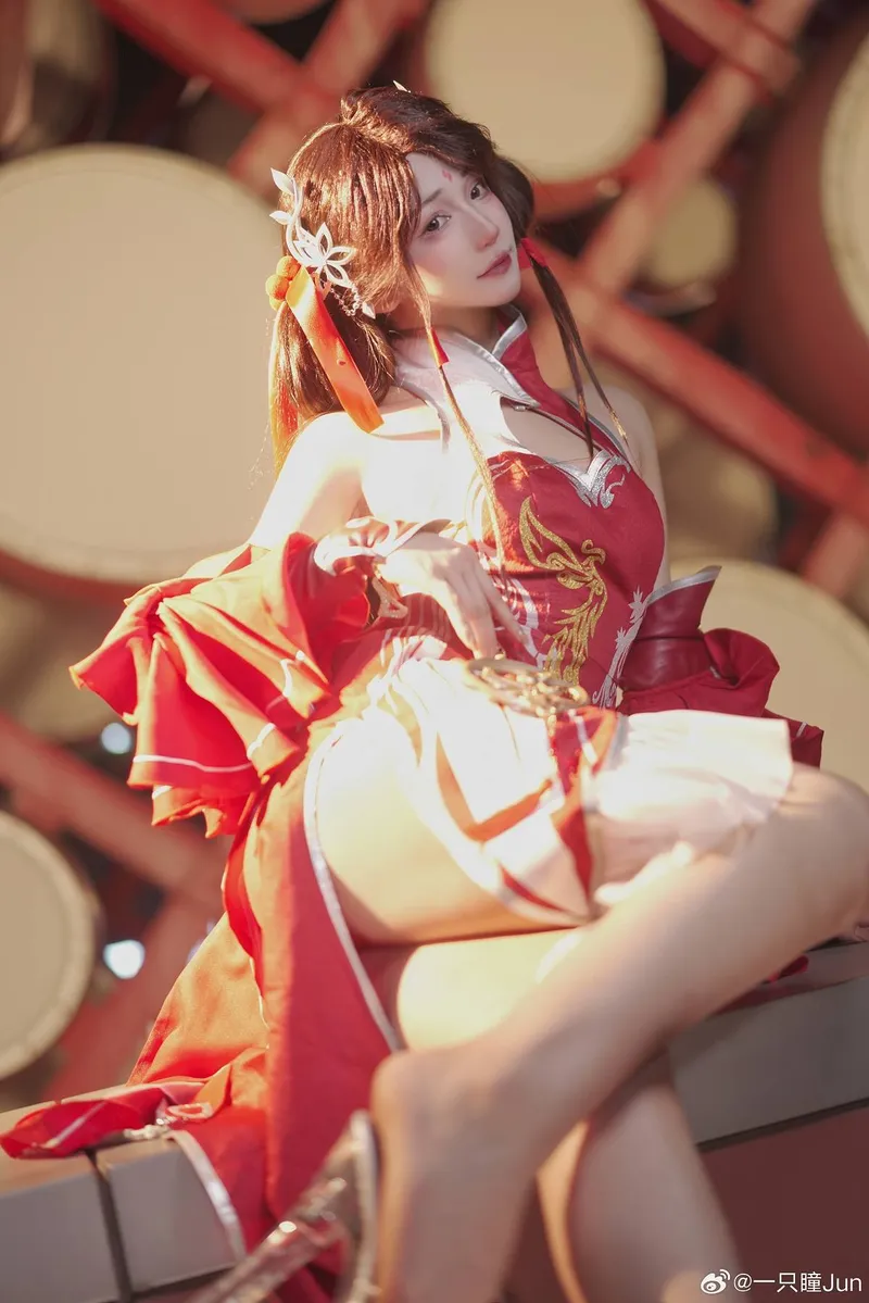 《完美世界》火灵儿cosplay展示