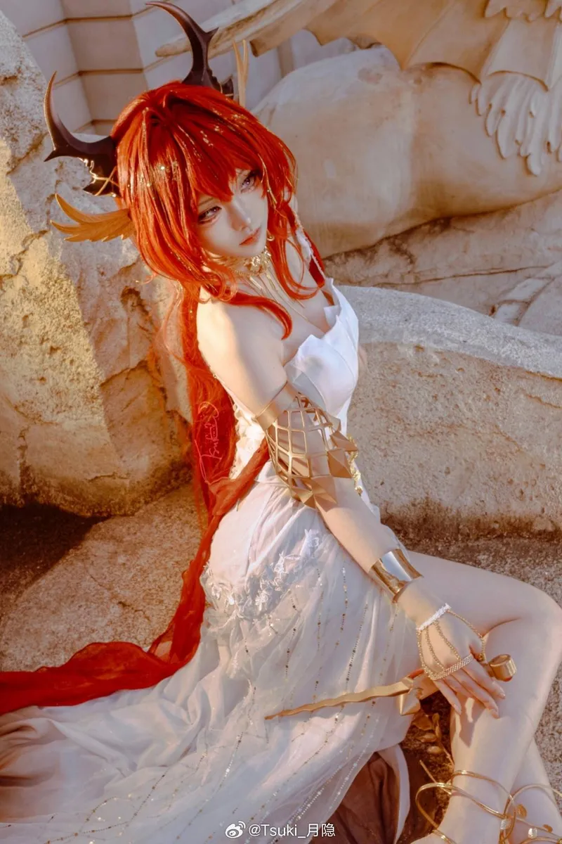 《明日方舟》史尔特尔COS展示