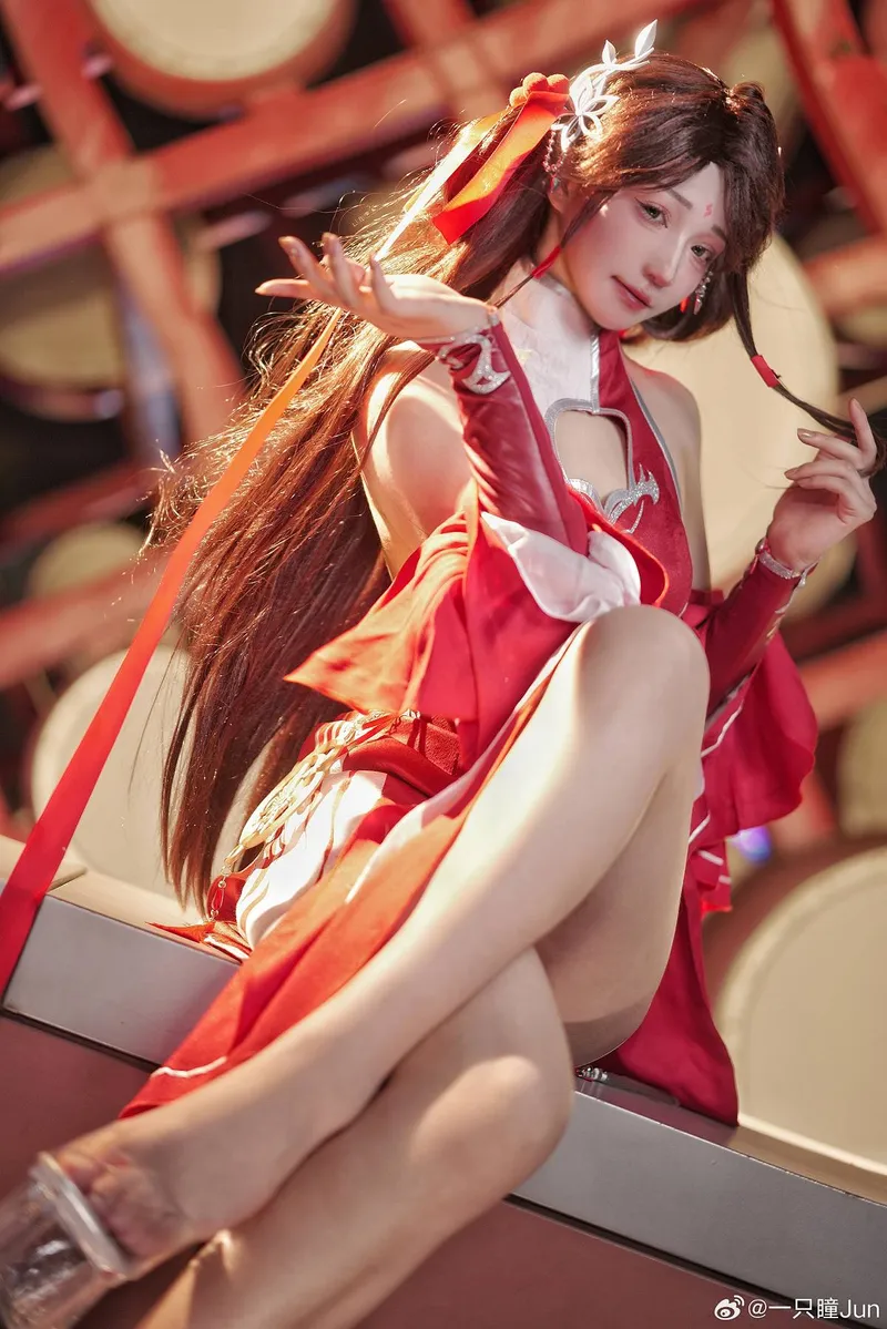 《完美世界》火灵儿cosplay展示