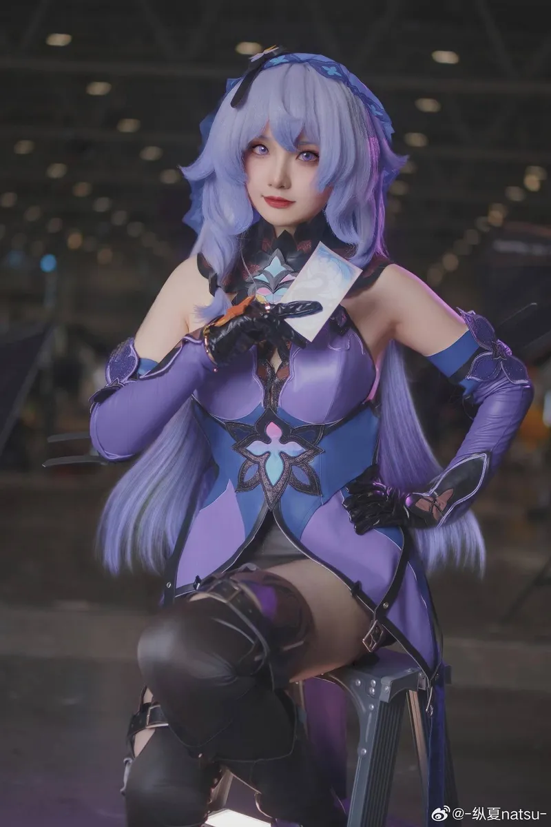 《崩坏星穹铁道》黑天鹅COS展示